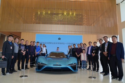 產教融合、工學交替、知行合一——汽車工程學院師生蔚來行舞臺藝術造型策劃紀實